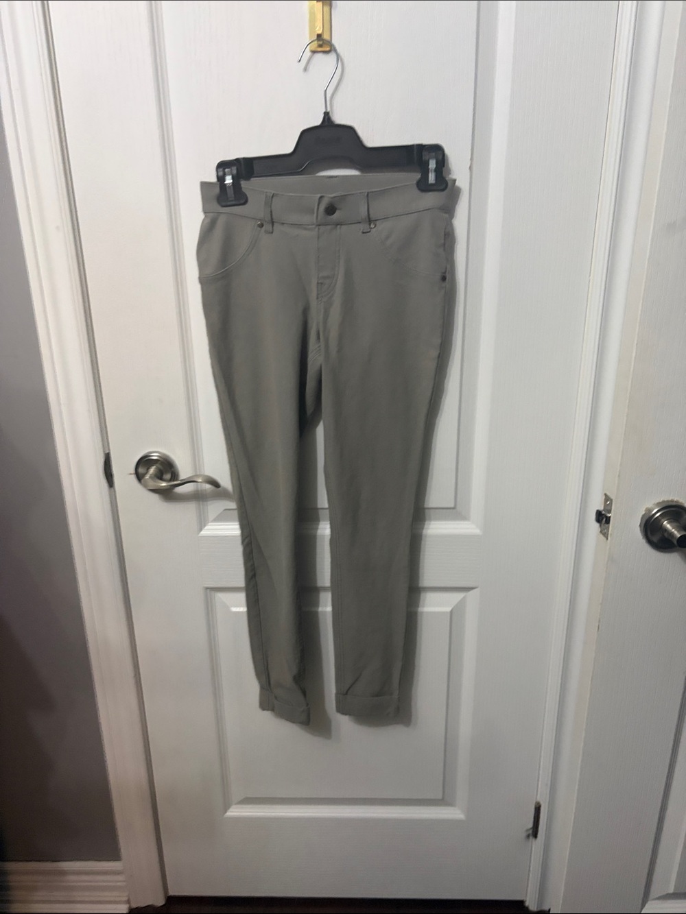 Grey skinny pants